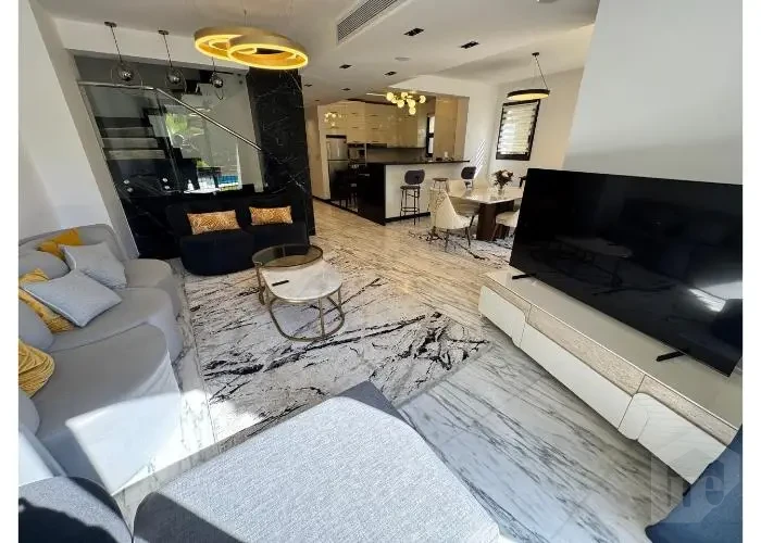 Villa 4 Bedrooms For Rent In Mivida