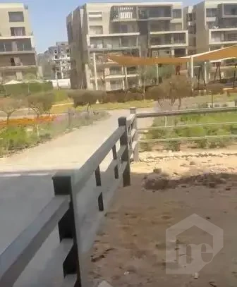 شقة فاخرة للبيع في بالم هيلز