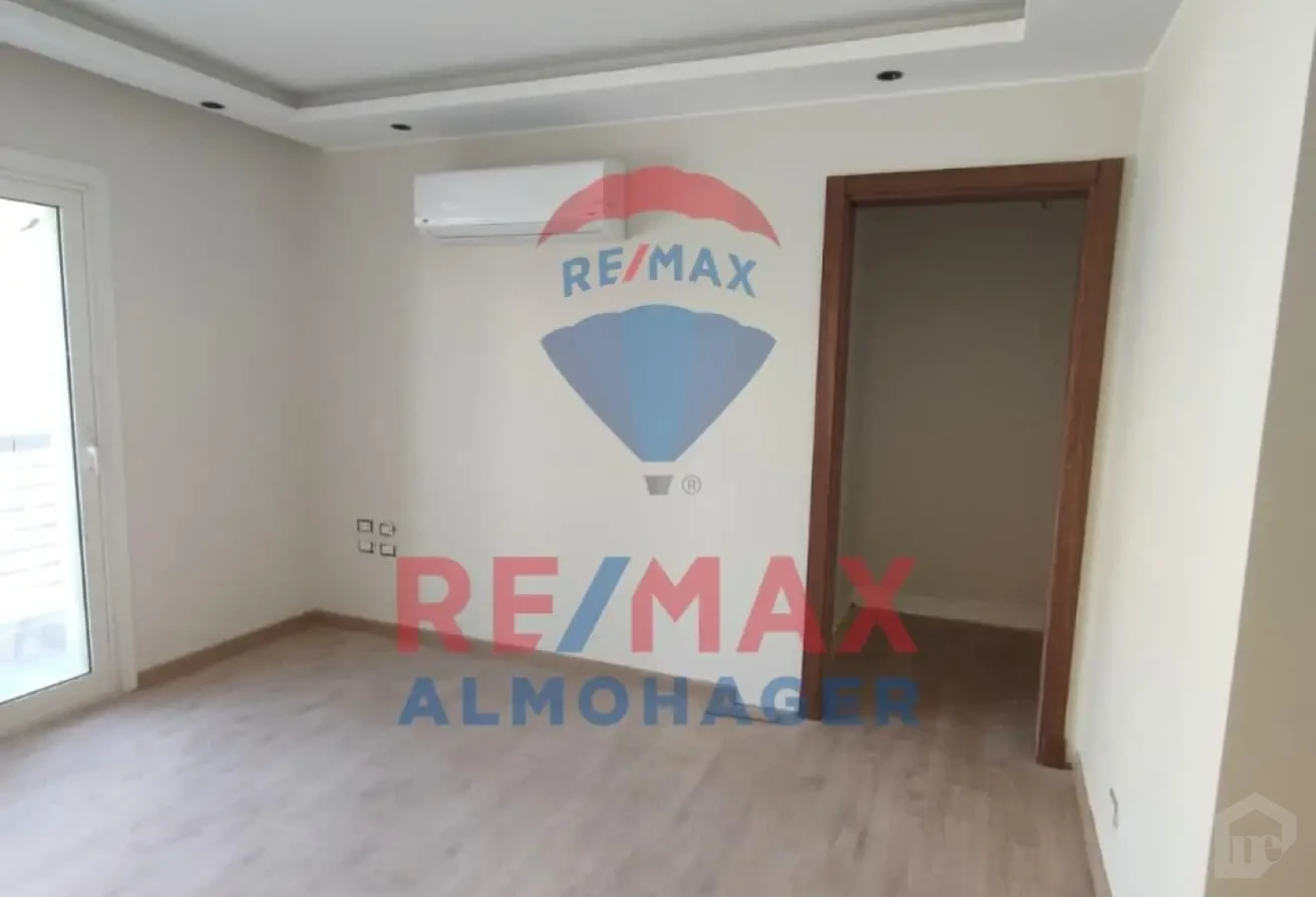 Ready to Move Ground Duplex – Lake View