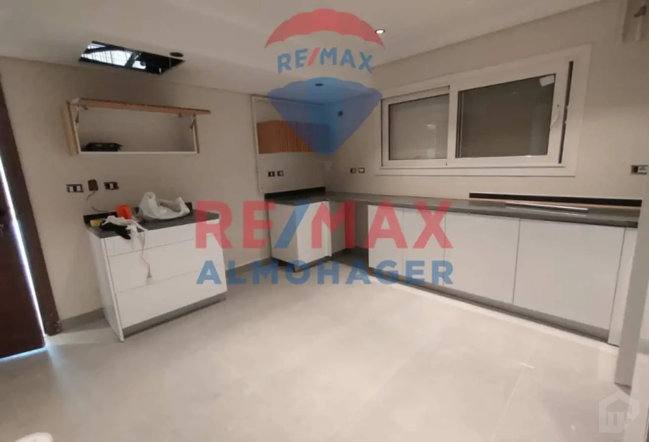 Modern Ground Duplex – Finished & Fully Equipped