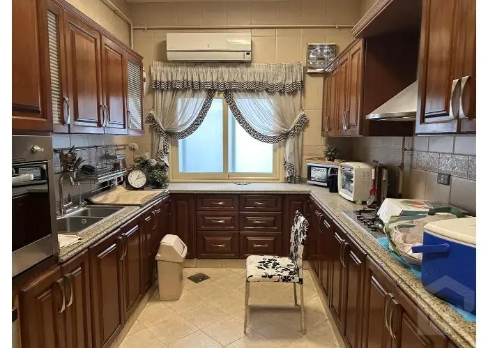 شقه للأيجار في غرب الجولف