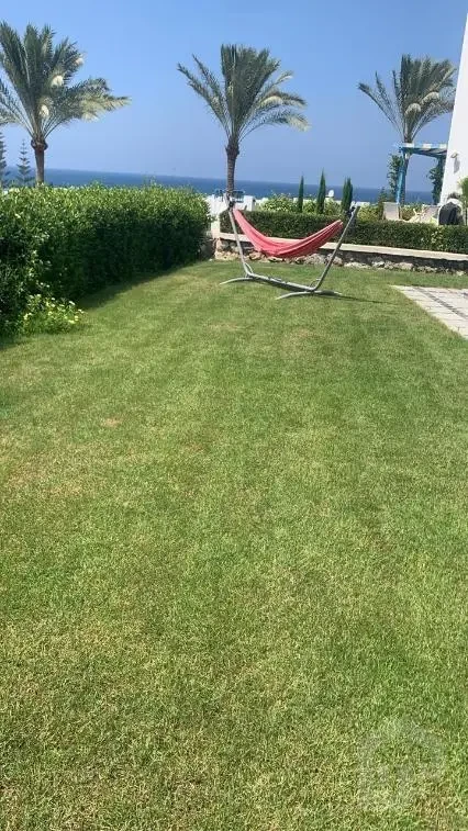 شاليه فيو بحر الساحل الشمالي أرضي بحديقة