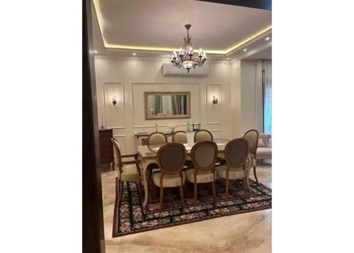 فيلا للبيع في هايد بارك