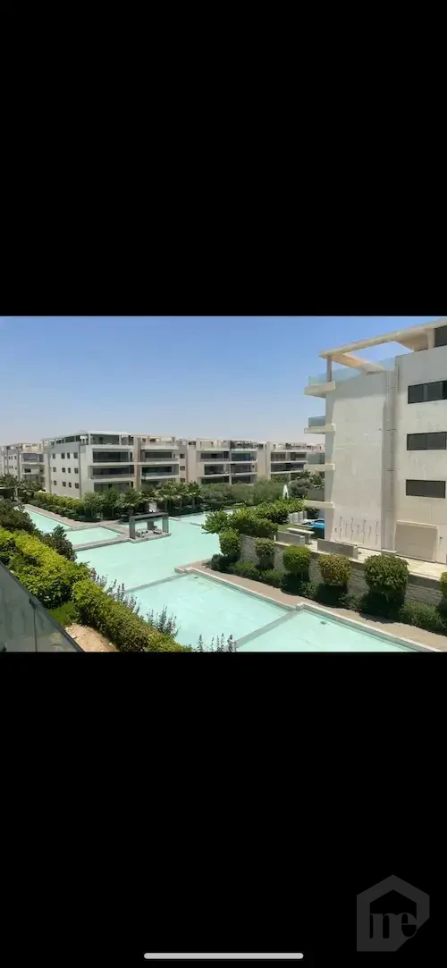 شقة للإيجار في كمبوند ليك فيو – مفروشة بالكامل