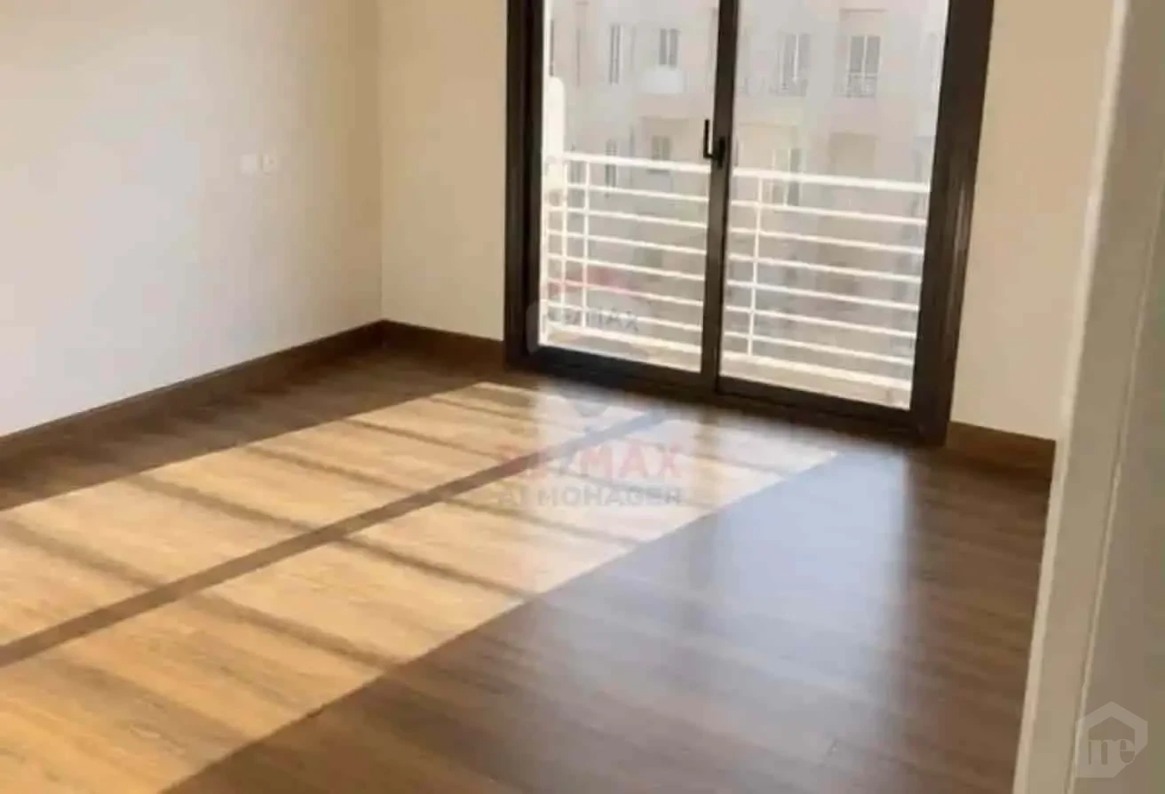 شقة مميزة 257 متر بالمطبخ و5 تكييفات | كازا