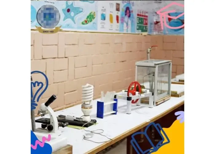 مدرسة للبيع في مصر القديمة