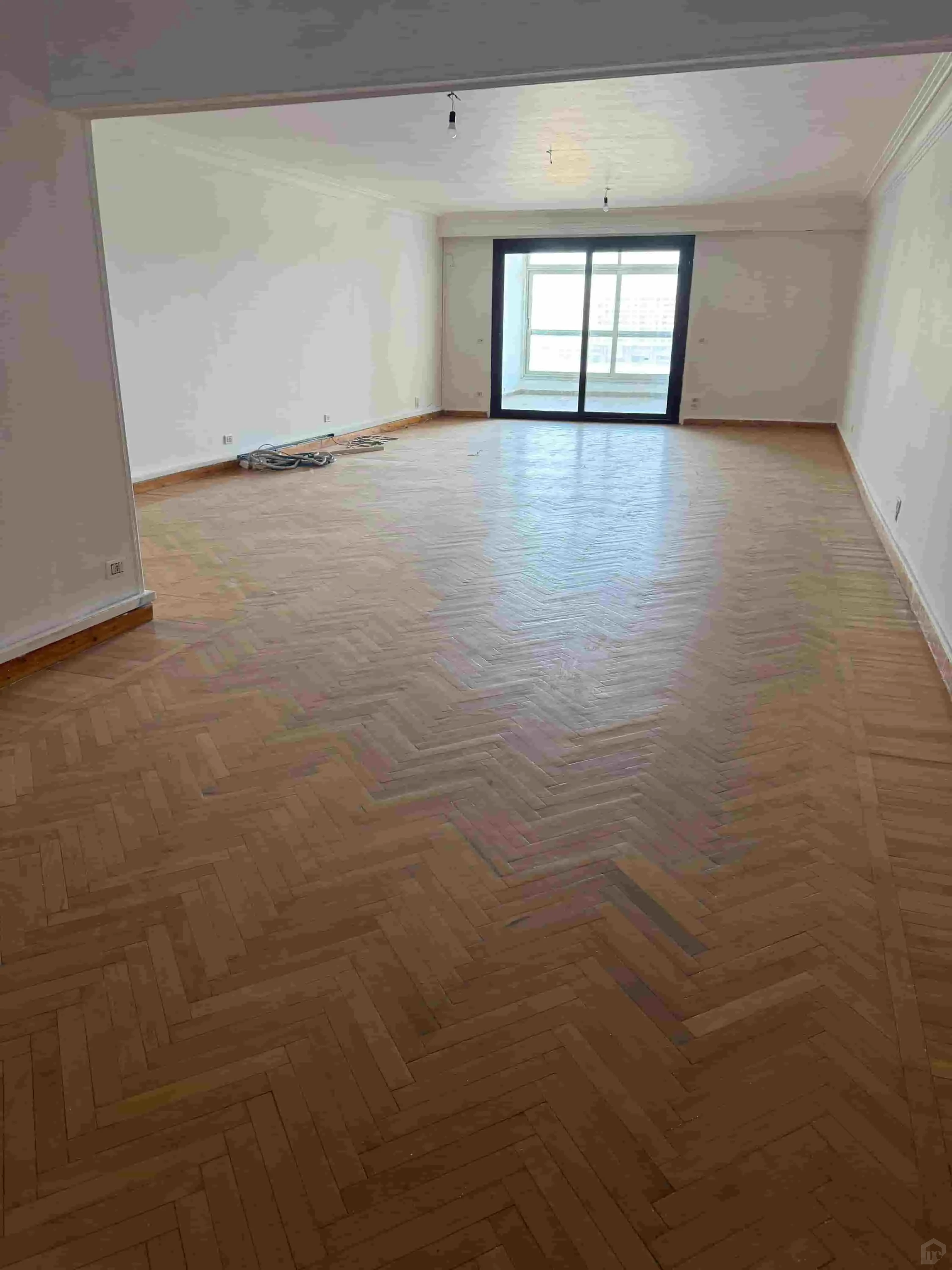 شقة واسعة 4 غرف نوم في الزمالك | إطلالة النيل | 245 متر | جاهزة للسكن