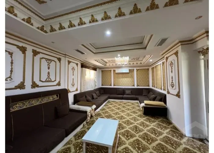 قصر للبيع صف أول التسعين