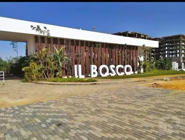للبيع سكاي فيلا 325 م² بإطلالة مميزة في IL Bosco