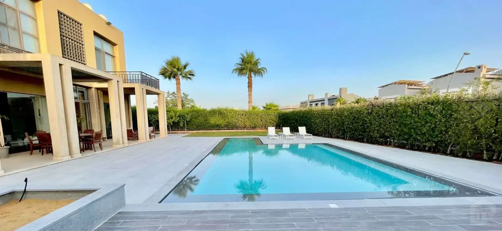 فيلا نادرة على أرض 1,000 م² | Pool وSauna وPool House