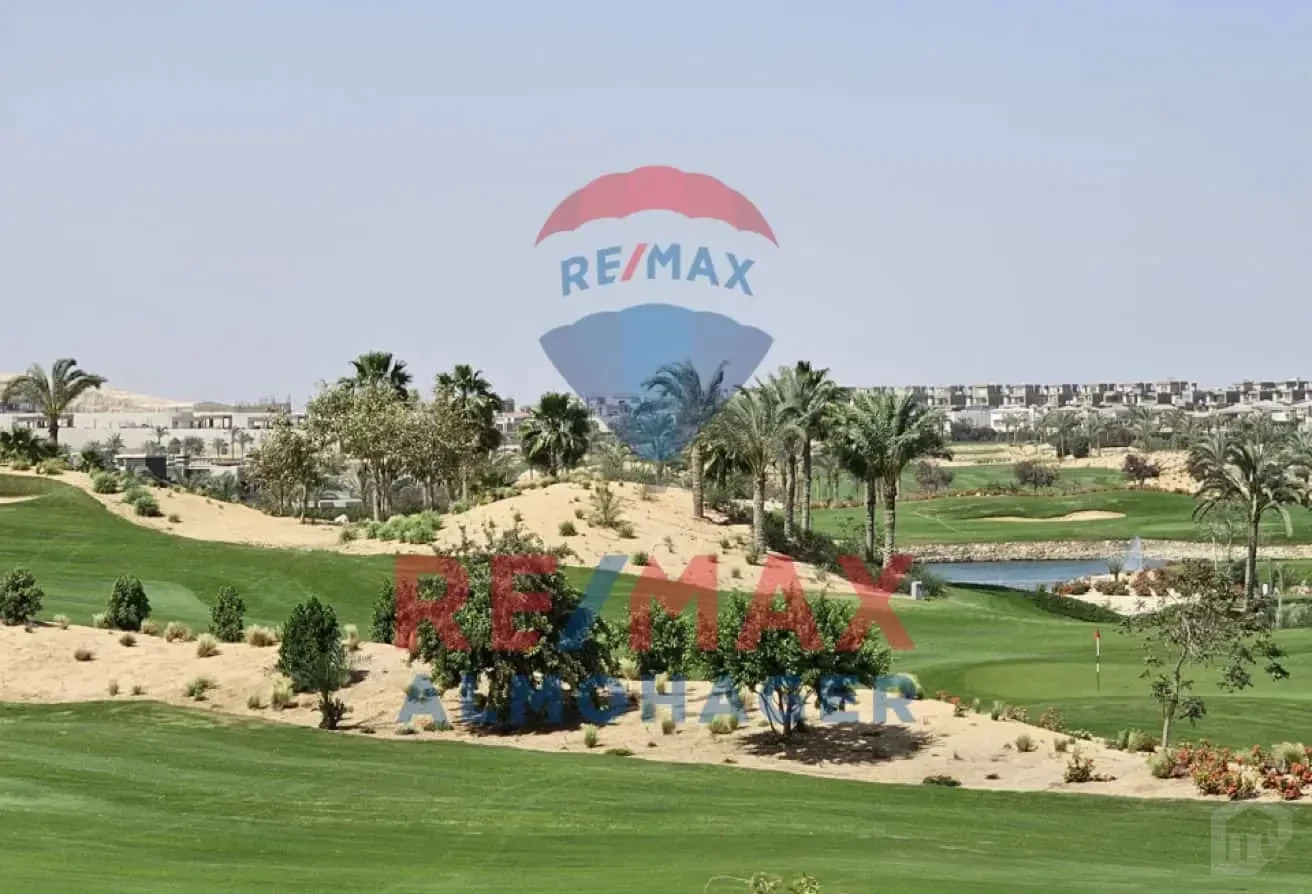 Live in Luxury in a First-Line Golf Villa with a Great Location