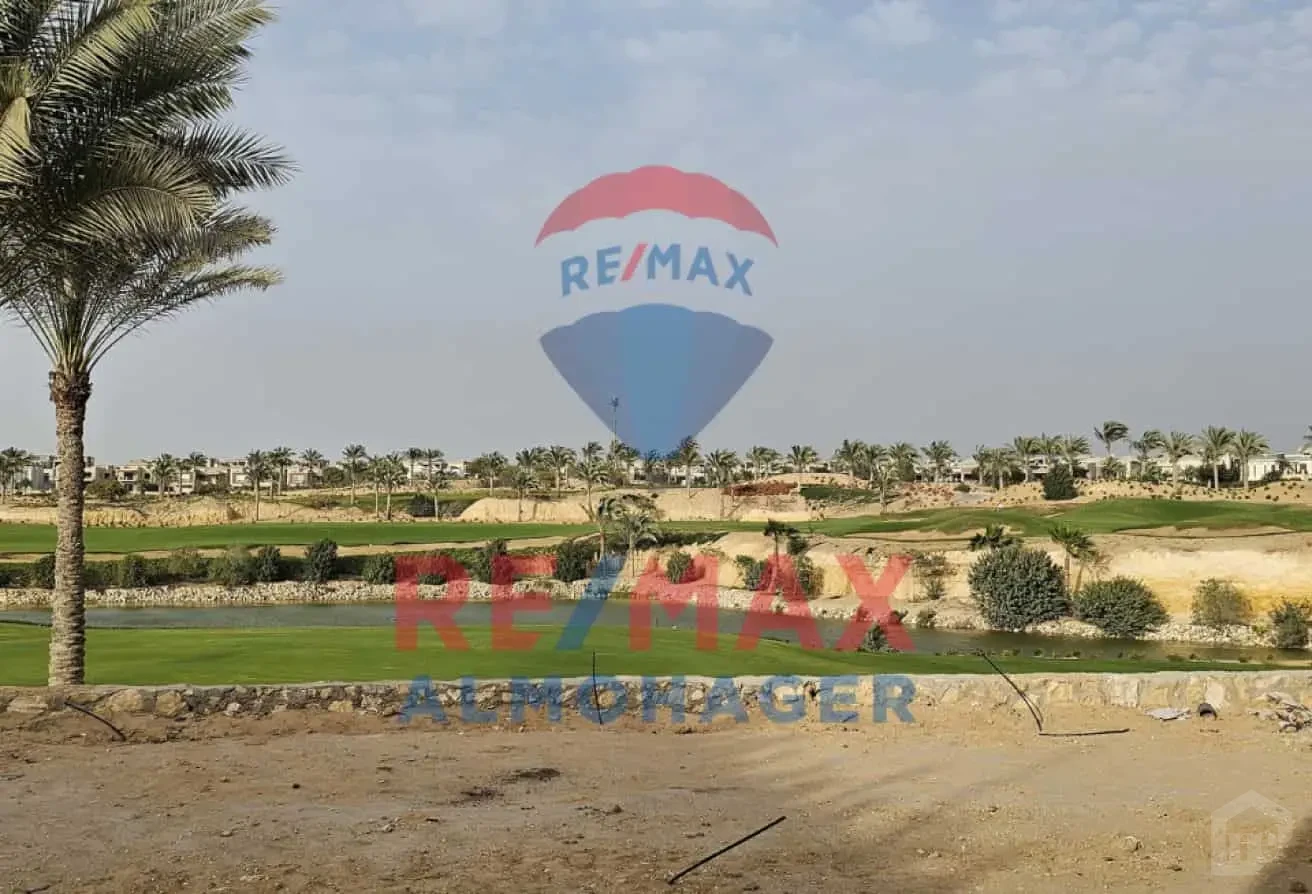 Luxury Villa with Direct Golf View in a Prime Location