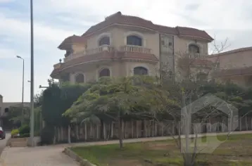 Villa with swimming pool Sheikh Zayed for sale