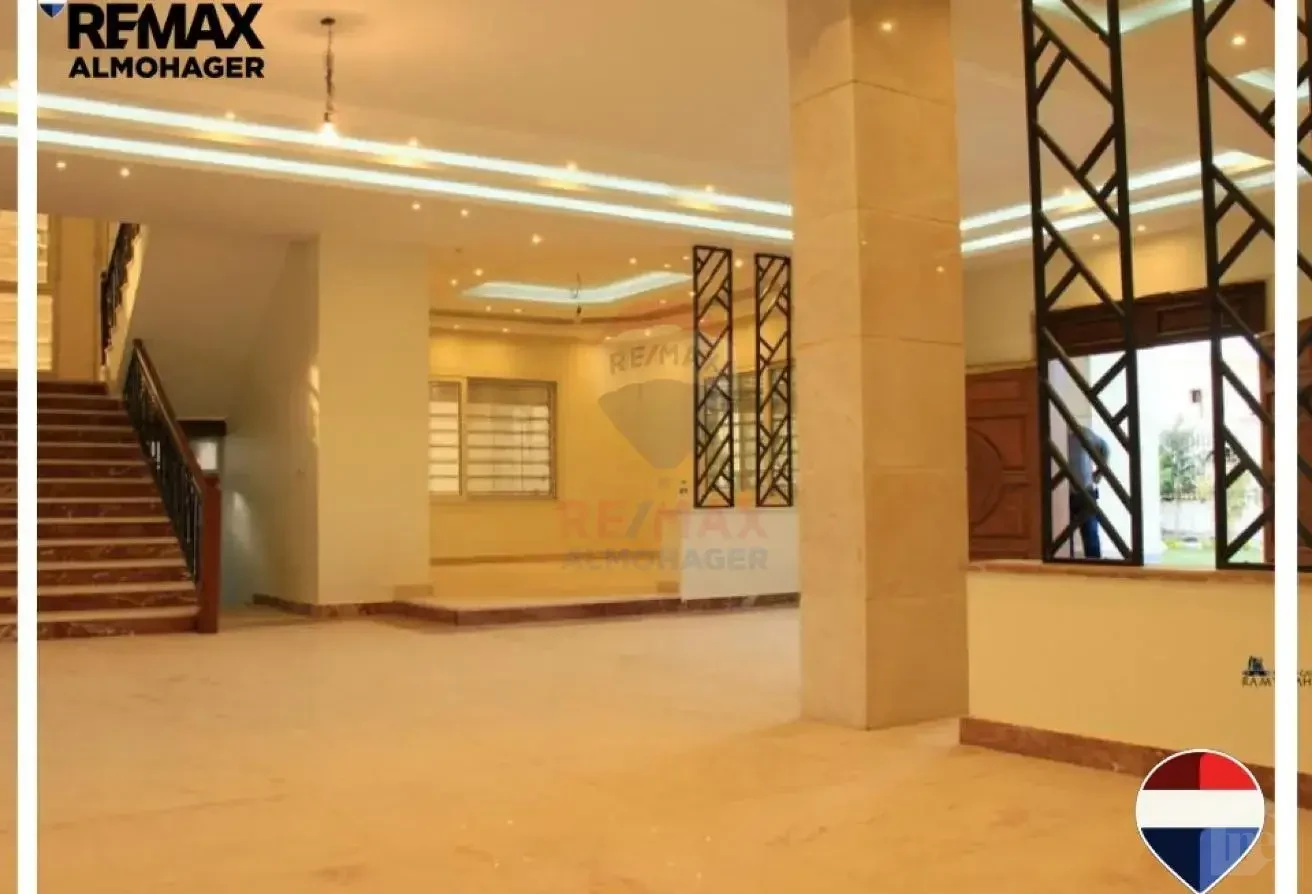 Spacious 900 sqm Villa on 1,000 sqm Land | Royal City