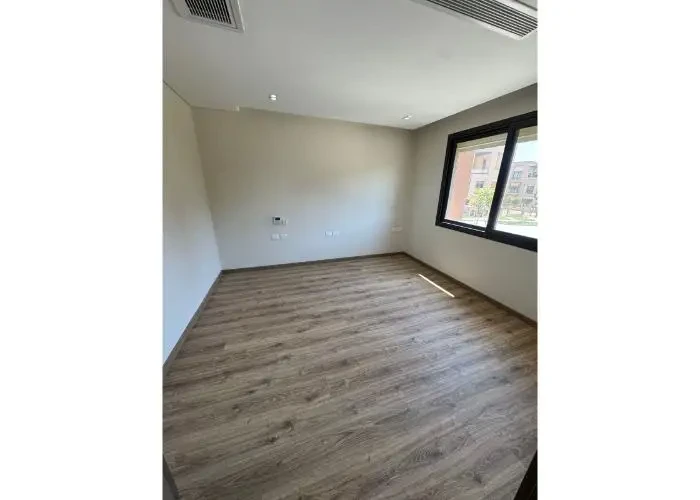 للأيجار في ديستريكت 5