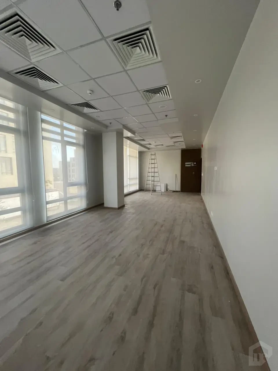 مكتب للأيجار