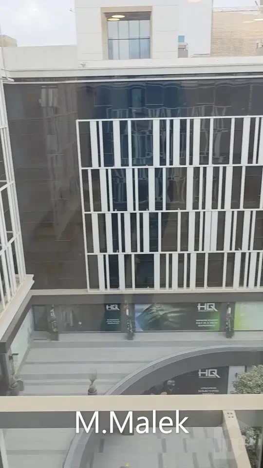 مكتب جاهز للعمل على التسعين الشمالي في Headquarters