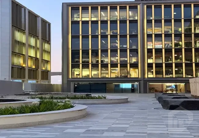 مكتب للإيجار وان ناينتي