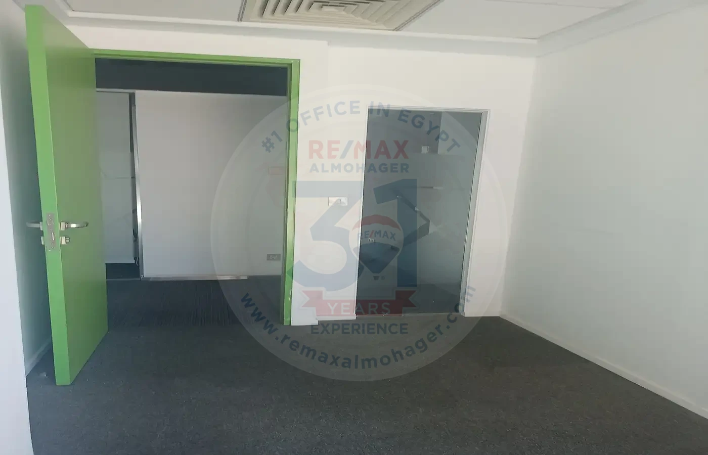 Office for rent in the banking complex area, 1200 m