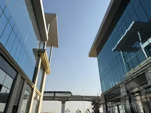 مكتب للبيع في ريدكون – التسعين الشمالي – موقع مميز