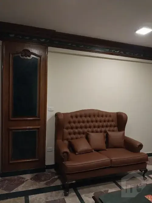 للبيع مكتب مفروش في شيراتون