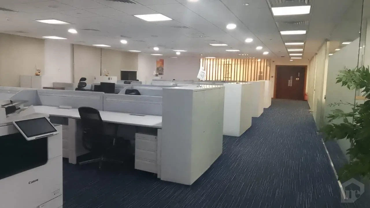 مكتب للإيجار التسعين الجنوبي