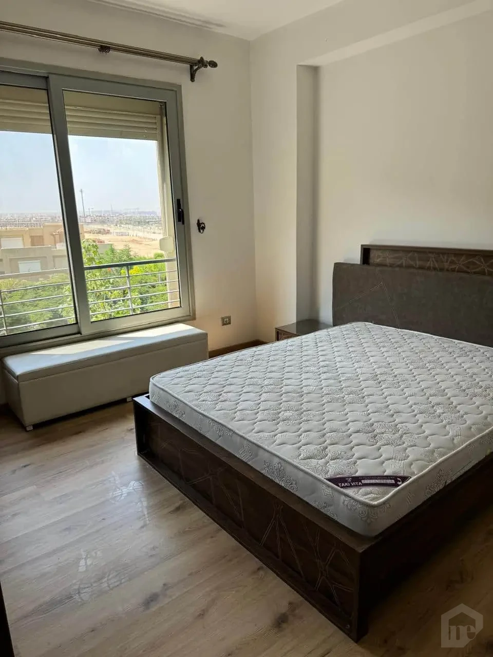 شقة للبيع دور تالت مفروشة بالكامل