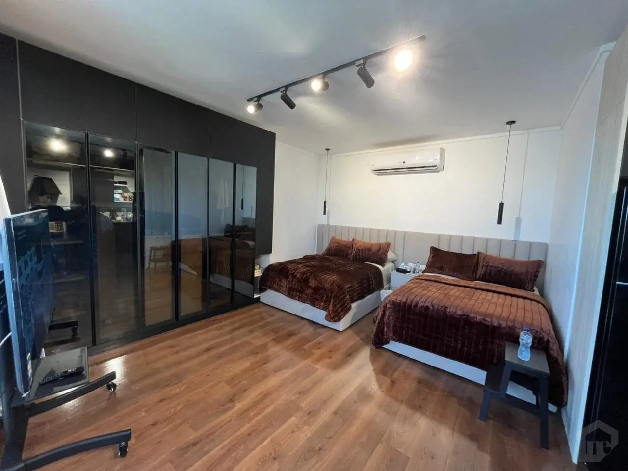 للايجار بينتهاوس مفروش بالكامل