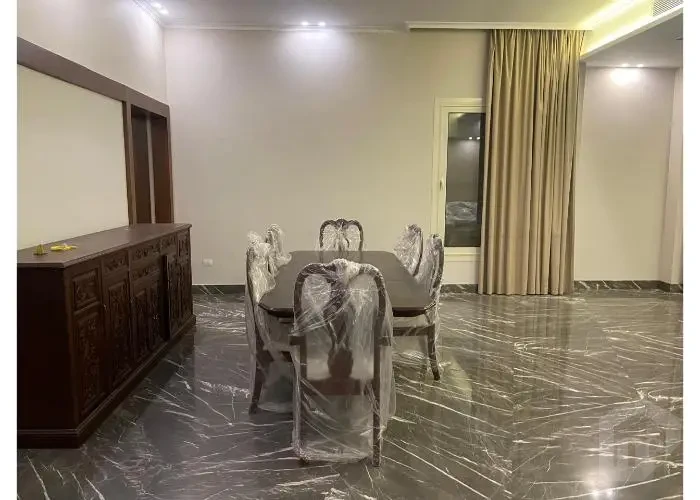 بنتهاوس  للأيجار في التجمع الخامس بالمطبخ والتكيفات