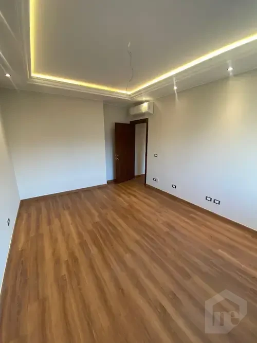 للإيجار بنتهاوس دوبلكس في إيستاون