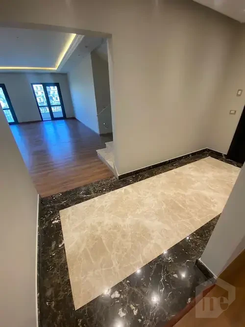 للإيجار بنتهاوس دوبلكس في إيستاون