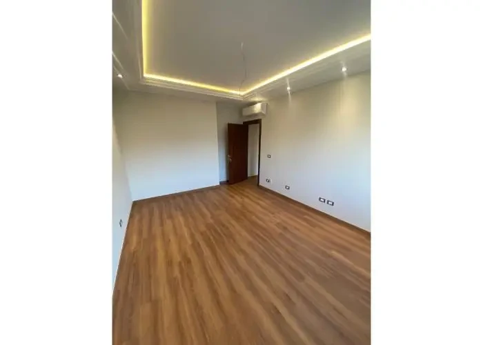 شقه للأيجار في القاهره الجديده