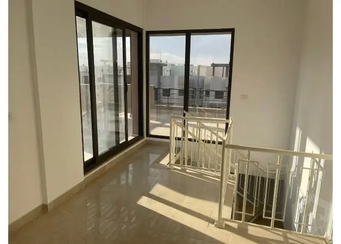 Penthouse For Sale In El Marasem