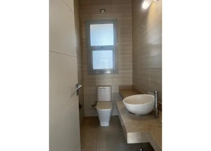 للبيع في فيلدج جيت