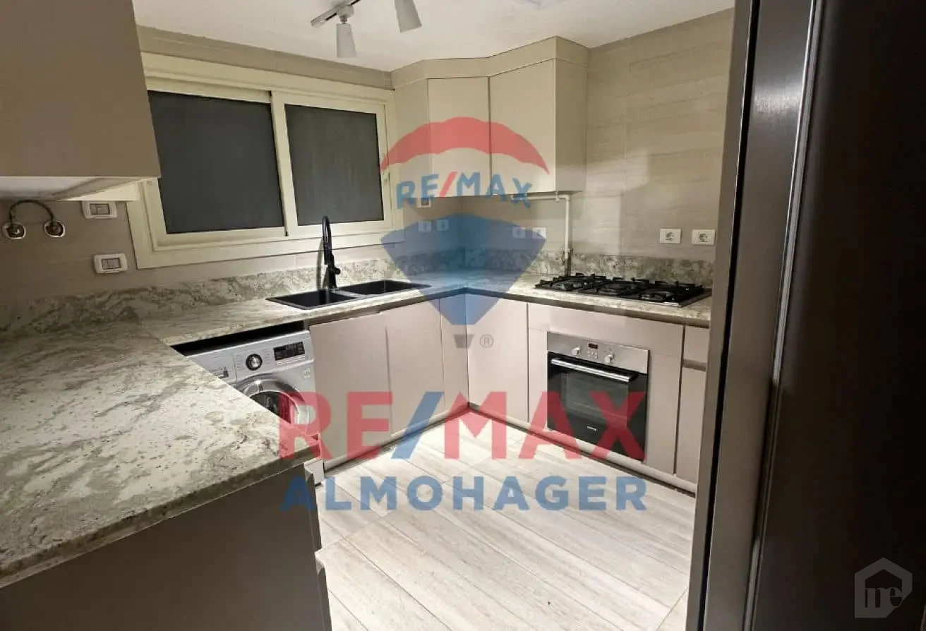 Premium Living: Penthouse with Panoramic Golf View & Modern Kitchen Cabinets