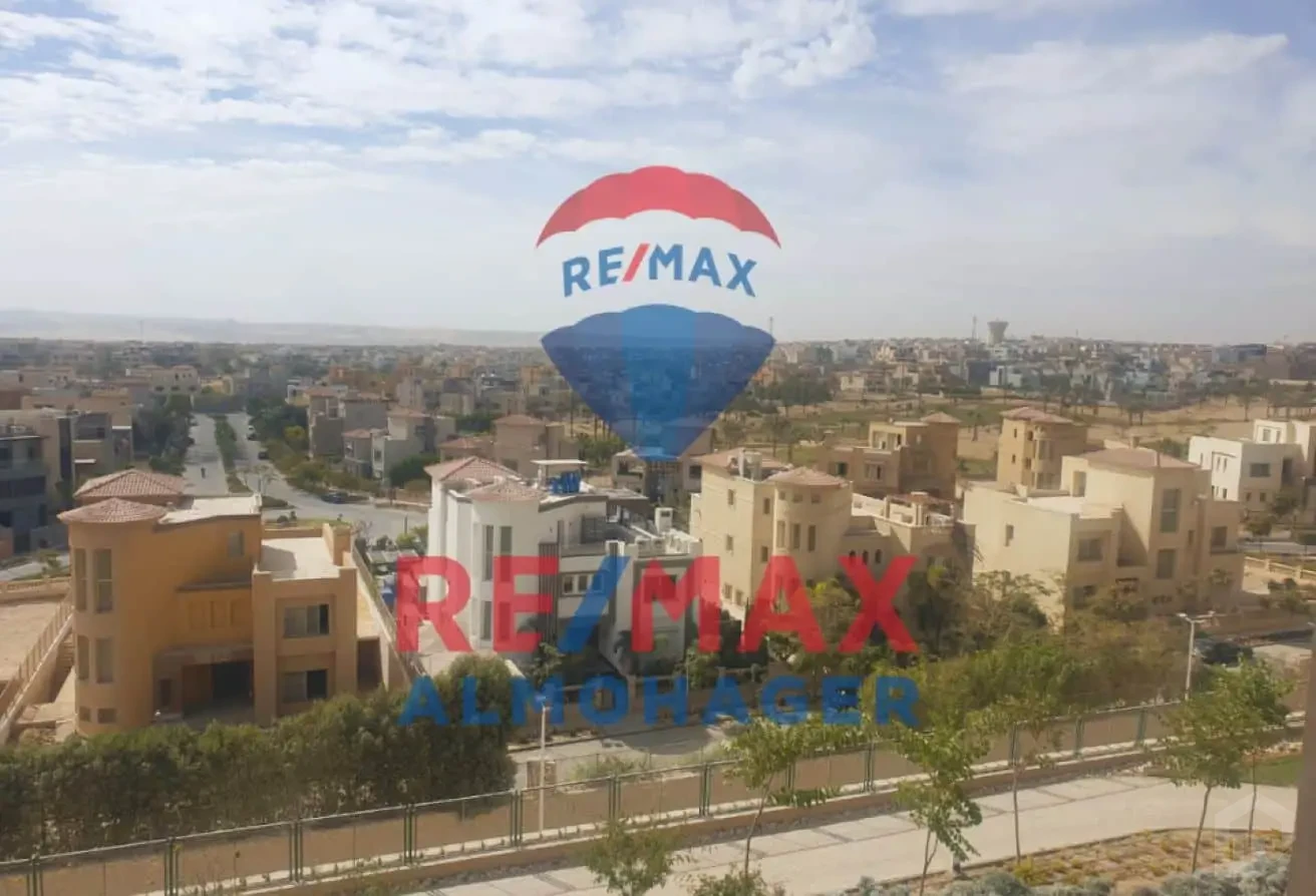 Great Opportunity: Penthouse with Open Golf View & Fully Equipped Kitchen