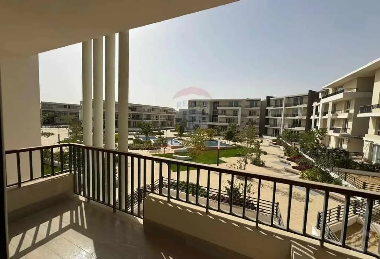 1. شقة مميزة للإيجار في Pyramids Hills | 194م²