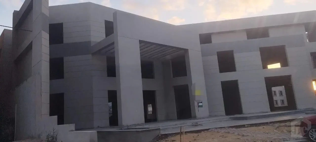 مبنى تجارى للبيع القطاع الثالث فيو صريح للتسعين الجنوبى