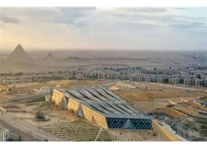 أرض مباني للبيع بالقرب من المتحف المصرى