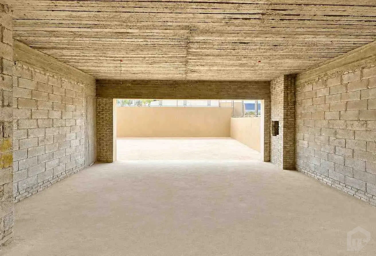 Bright Living Space Opening to the Garden