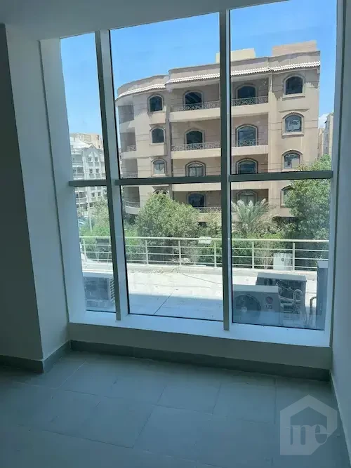 للإيجار عيادة في الدور الأرضي – موقع استراتيجي