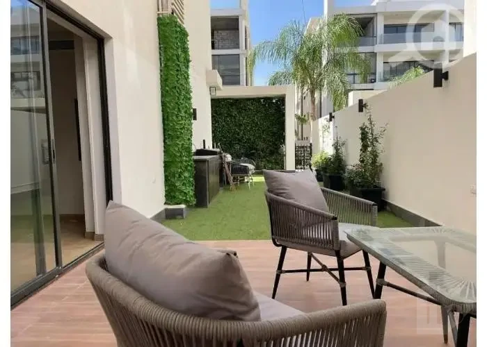 شقه للبيع في القاهره الجديده