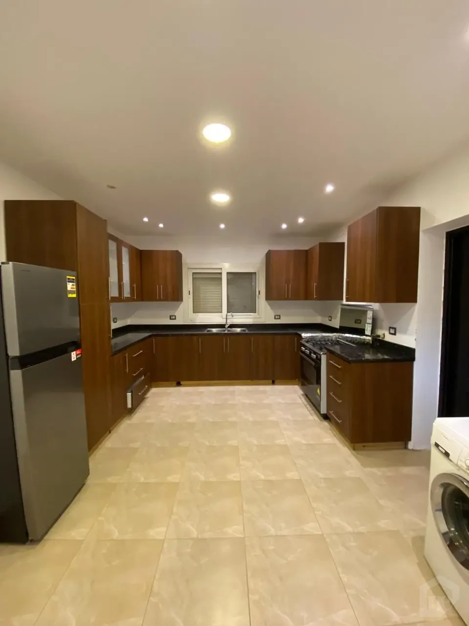 فيلا ألترا لوكس للإيجار في ميفيدا – جاهزة للسكن فورًا