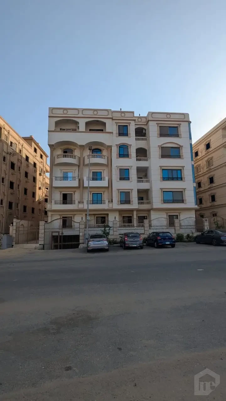 Roof, large area 555 m, 25% buildings for sale