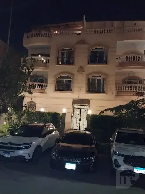 للبيع روف في البنفسج فيلات – متشطب ومبني بالكامل