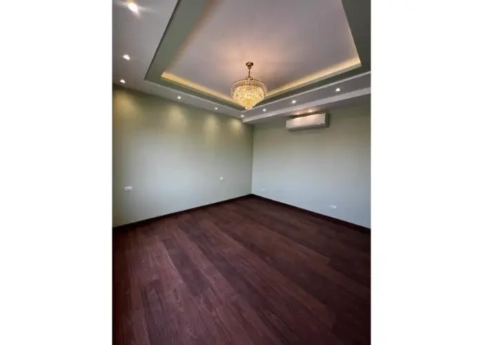 شقه في ايستاون