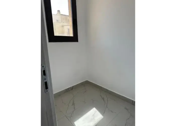 للأيجار بالمطبخ والتكيفات في التجمع الخامس