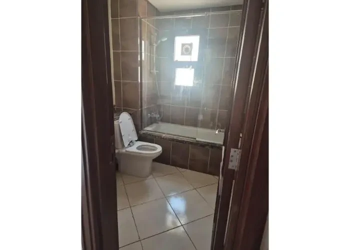 فيلا 5 غرف للأيجار في ميفيدا