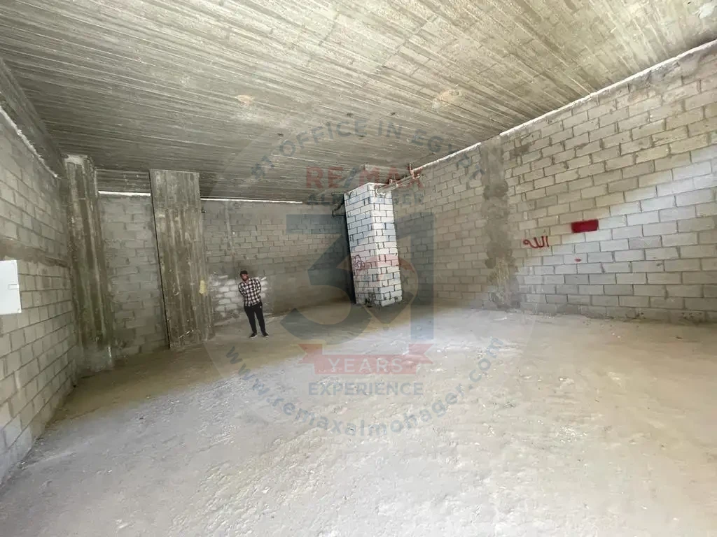 Commercial store for rent in mivida new cairo