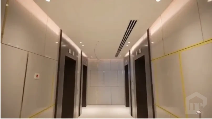 محل دور أرضي للبيع في مشروع تجاري مميز أمام الجامعة الأمريكية